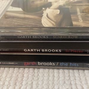 THREE Garth Brooks CDs-SCARECROW,IN PIECES, THE HITS.. Original Jewel Cases Exc